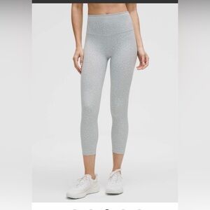 Lululemon Wunder Train High-Rise Crop 23"
Leopard Daisy Starlight Multi